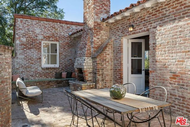 8420 La Tuna Canyon Road, Sun Valley, CA 91352