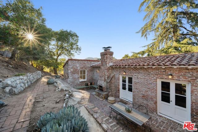 8420 La Tuna Canyon Road, Sun Valley, CA 91352