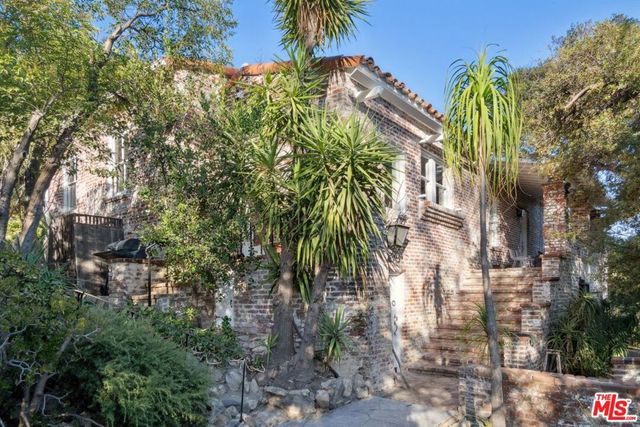 8420 La Tuna Canyon Road, Sun Valley, CA 91352