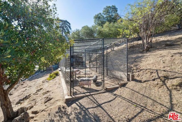 8420 La Tuna Canyon Road, Sun Valley, CA 91352