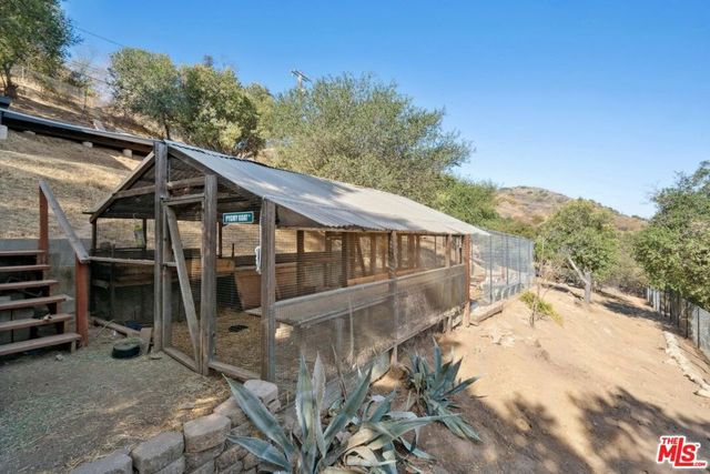 8420 La Tuna Canyon Road, Sun Valley, CA 91352