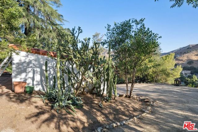 8420 La Tuna Canyon Road, Sun Valley, CA 91352