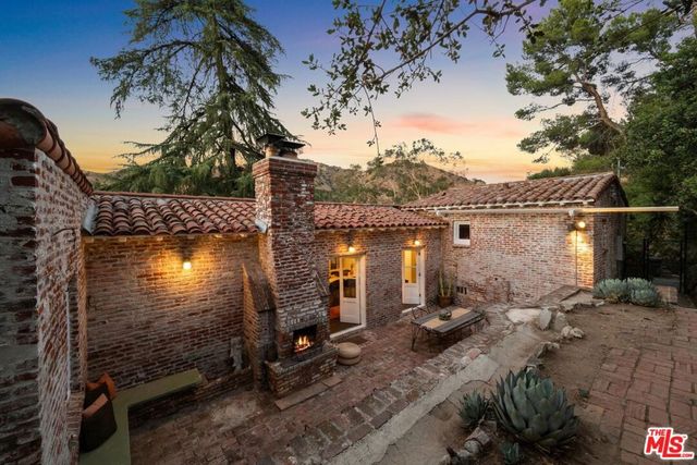 8420 La Tuna Canyon Road, Sun Valley, CA 91352