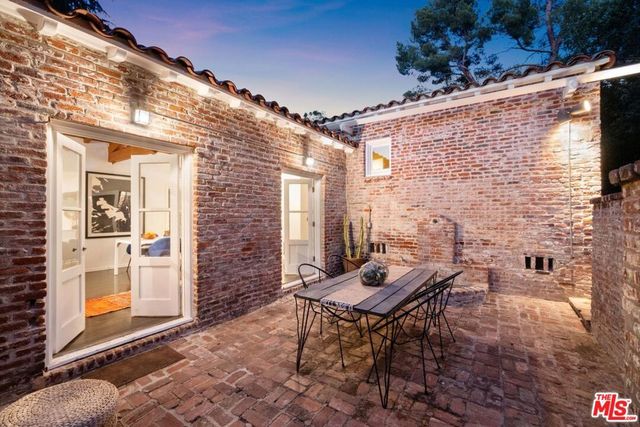 8420 La Tuna Canyon Road, Sun Valley, CA 91352