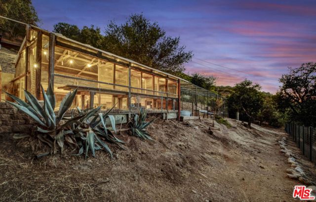 8420 La Tuna Canyon Road, Sun Valley, CA 91352