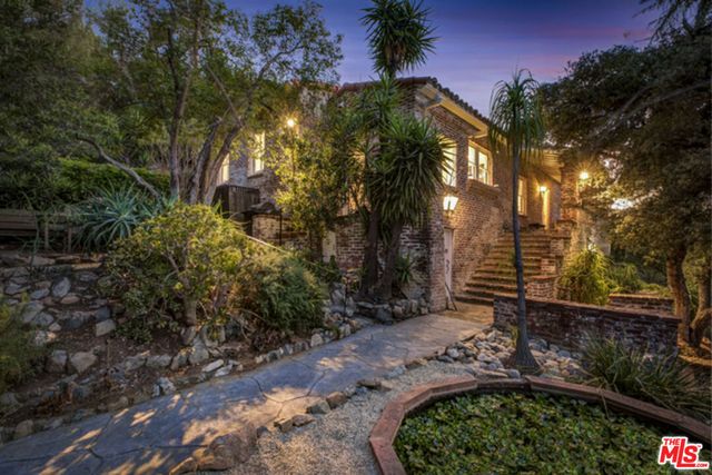 8420 La Tuna Canyon Road, Sun Valley, CA 91352