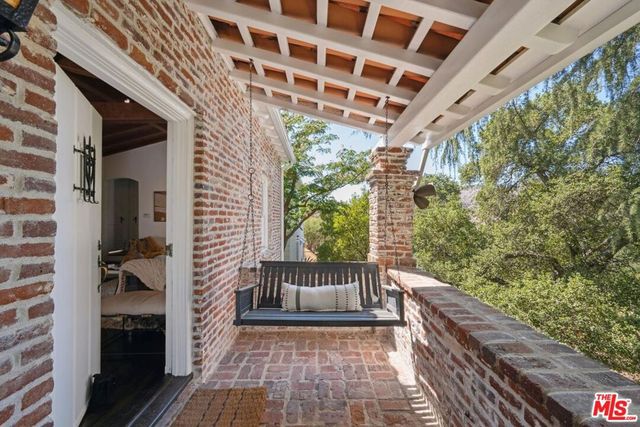 8420 La Tuna Canyon Road, Sun Valley, CA 91352