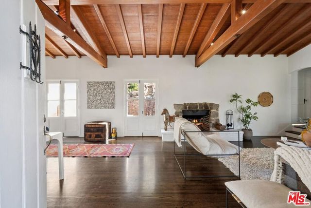 8420 La Tuna Canyon Road, Sun Valley, CA 91352