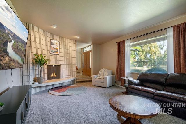 2138 Hillcrest Drive, Twin Falls, ID 83301