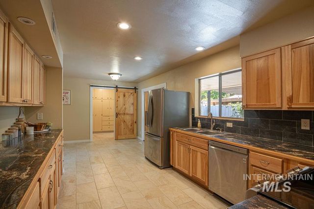 2138 Hillcrest Drive, Twin Falls, ID 83301