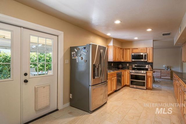 2138 Hillcrest Drive, Twin Falls, ID 83301