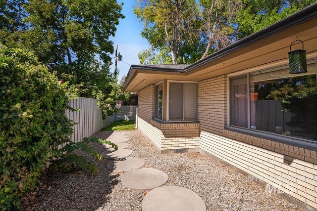 2138 Hillcrest Drive, Twin Falls, ID 83301