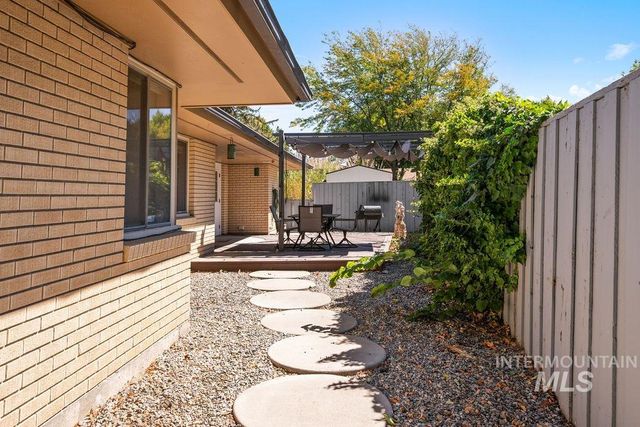 2138 Hillcrest Drive, Twin Falls, ID 83301