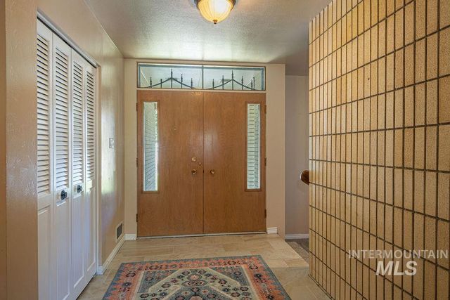 2138 Hillcrest Drive, Twin Falls, ID 83301