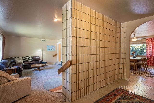 2138 Hillcrest Drive, Twin Falls, ID 83301