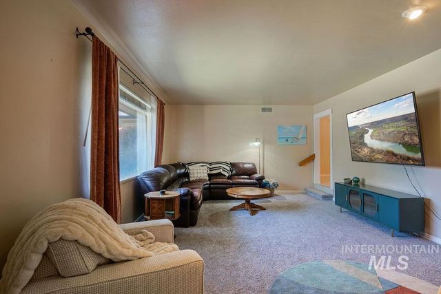 2138 Hillcrest Drive, Twin Falls, ID 83301