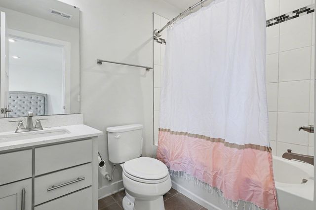 913 St Elmo's Court, Duncan, SC 29334
