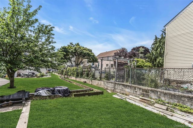 150-35 11th Avenue, Whitestone, NY 11357