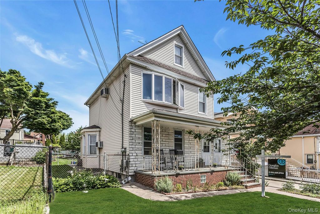 150-35 11th Avenue, Whitestone, NY 11357