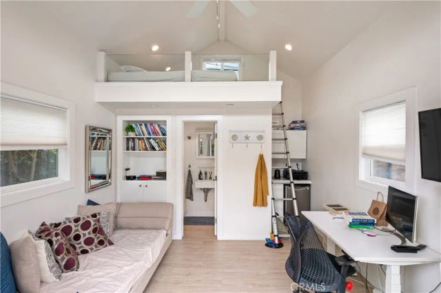 231 Avenue D, Redondo Beach, CA 90277