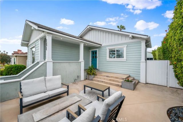 231 Avenue D, Redondo Beach, CA 90277