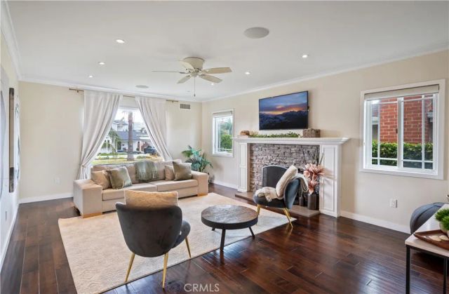 231 Avenue D, Redondo Beach, CA 90277