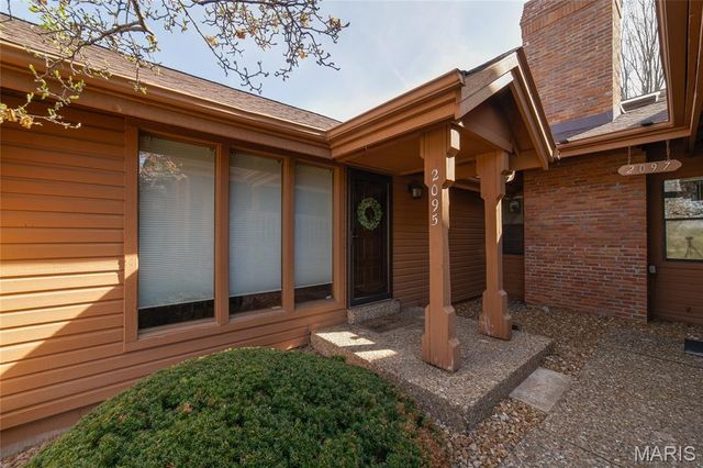 2095 Avignon Drive A, St Charles, MO 63303