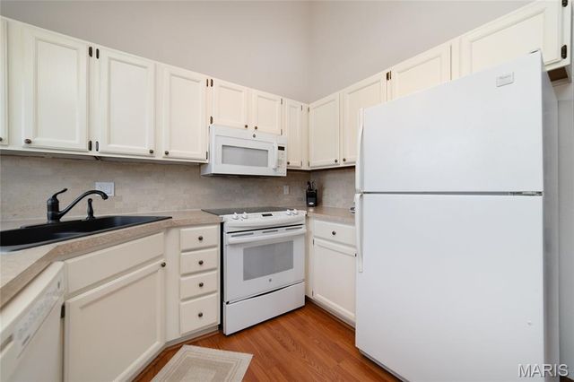 2095 Avignon Drive A, St Charles, MO 63303