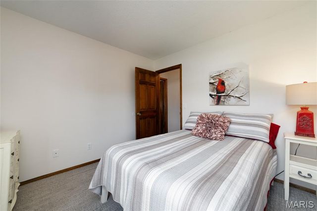 2095 Avignon Drive A, St Charles, MO 63303