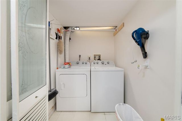 2095 Avignon Drive A, St Charles, MO 63303