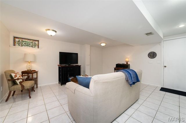 2095 Avignon Drive A, St Charles, MO 63303