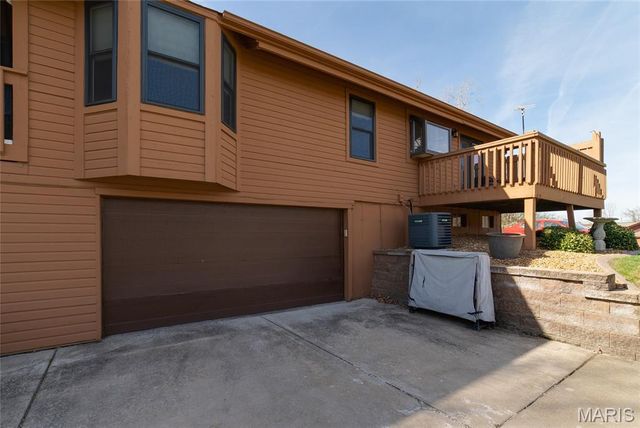 2095 Avignon Drive A, St Charles, MO 63303