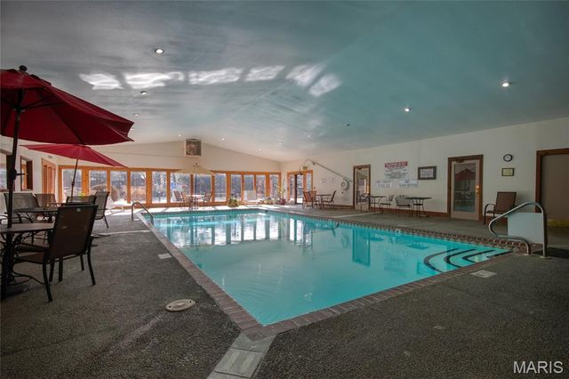 2095 Avignon Drive A, St Charles, MO 63303