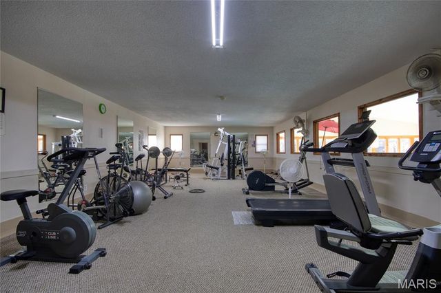 2095 Avignon Drive A, St Charles, MO 63303