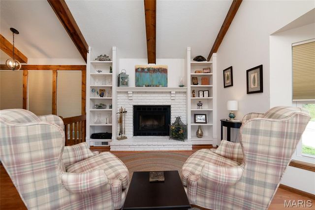 2095 Avignon Drive A, St Charles, MO 63303