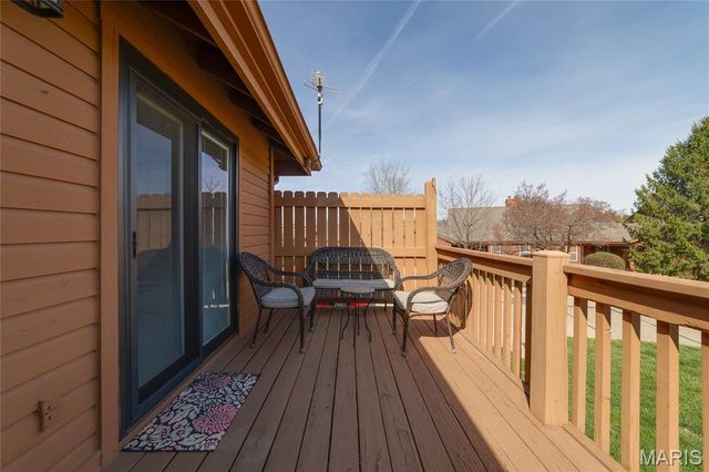 2095 Avignon Drive A, St Charles, MO 63303