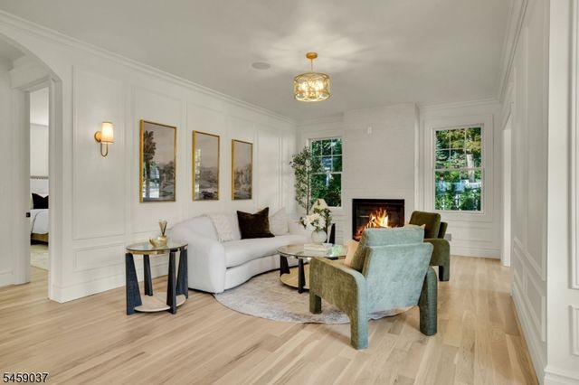 110 Blauvelt Avenue, Hohokus Boro, NJ 07423