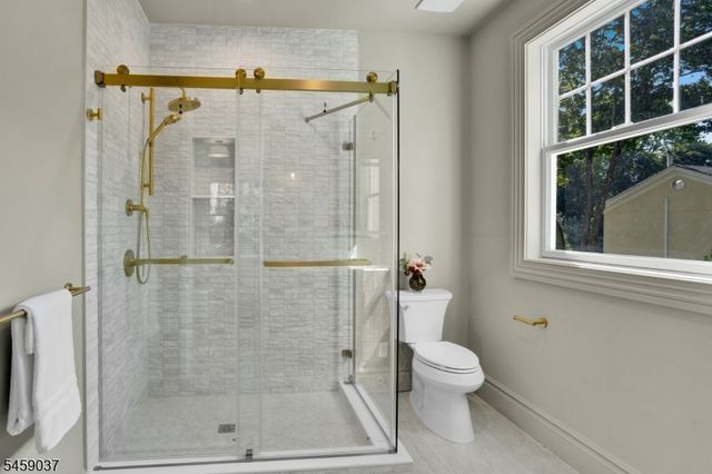 110 Blauvelt Avenue, Hohokus Boro, NJ 07423