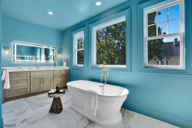 110 Blauvelt Avenue, Hohokus Boro, NJ 07423