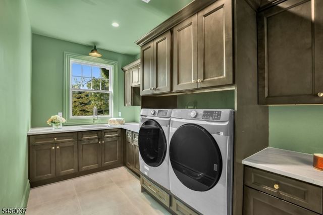 110 Blauvelt Avenue, Hohokus Boro, NJ 07423