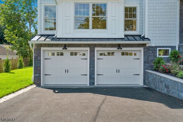 110 Blauvelt Avenue, Hohokus Boro, NJ 07423