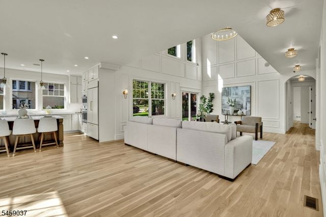 110 Blauvelt Avenue, Hohokus Boro, NJ 07423
