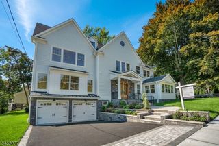 110 Blauvelt Avenue, Hohokus Boro, NJ 07423