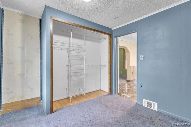 8202 N Inkster Road, Dearborn Heights, MI 48127