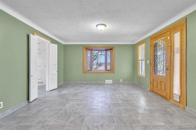 8202 N Inkster Road, Dearborn Heights, MI 48127