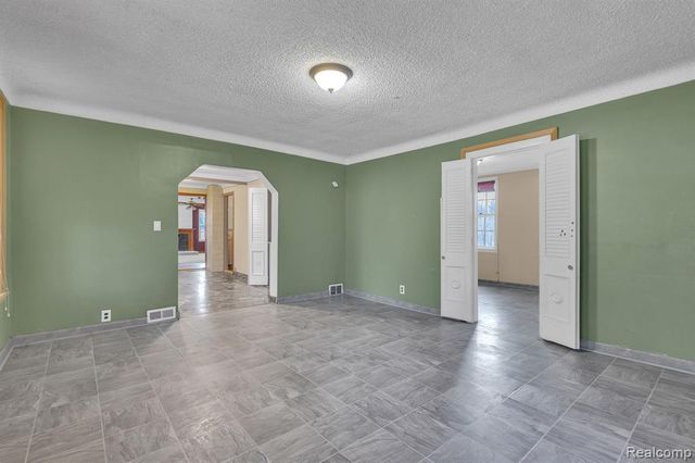 8202 N Inkster Road, Dearborn Heights, MI 48127