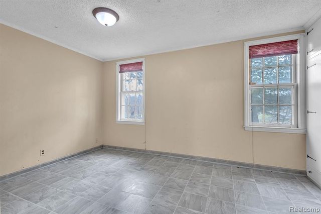 8202 N Inkster Road, Dearborn Heights, MI 48127