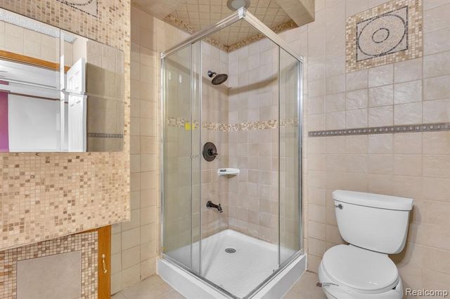 8202 N Inkster Road, Dearborn Heights, MI 48127