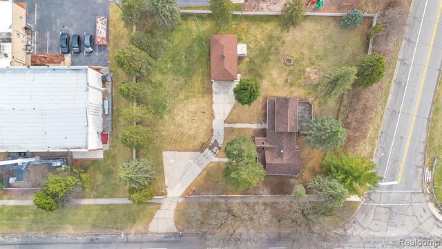 8202 N Inkster Road, Dearborn Heights, MI 48127