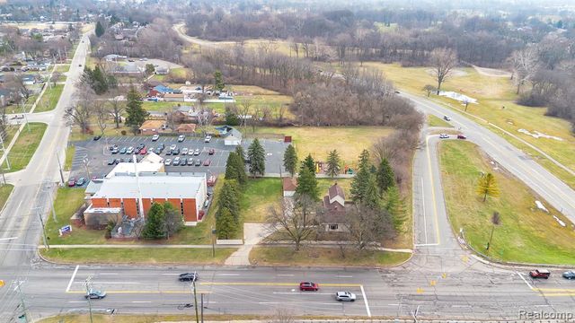 8202 N Inkster Road, Dearborn Heights, MI 48127